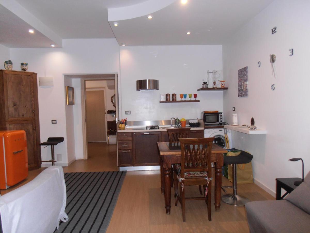 La Residenza Napoli Chiaia Short Let Apartment Superior Via Chiaia 82 Екстер'єр фото