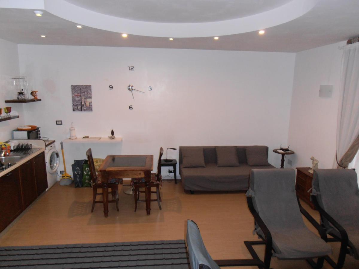 La Residenza Napoli Chiaia Short Let Apartment Superior Via Chiaia 82 Екстер'єр фото