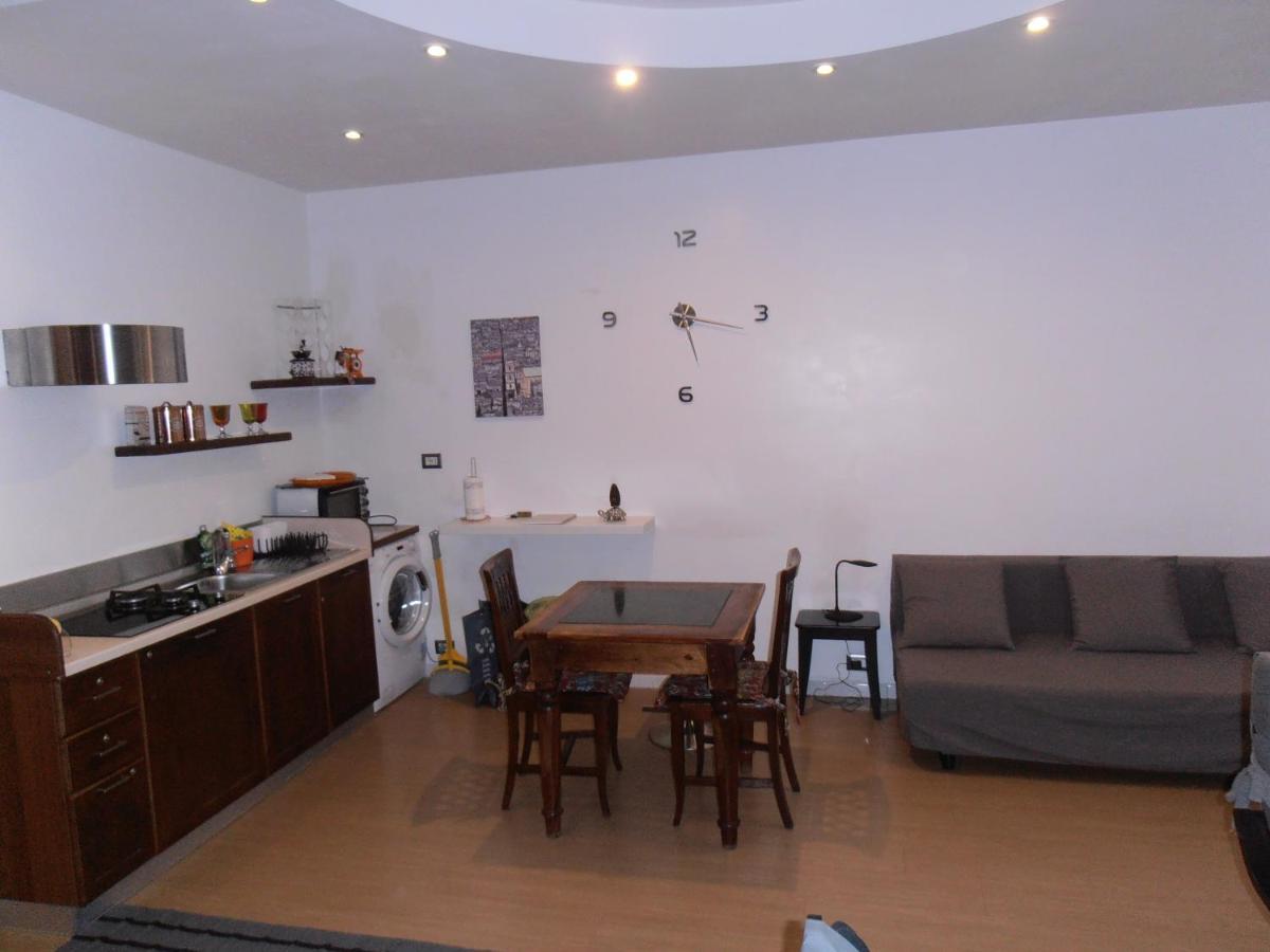 La Residenza Napoli Chiaia Short Let Apartment Superior Via Chiaia 82 Екстер'єр фото