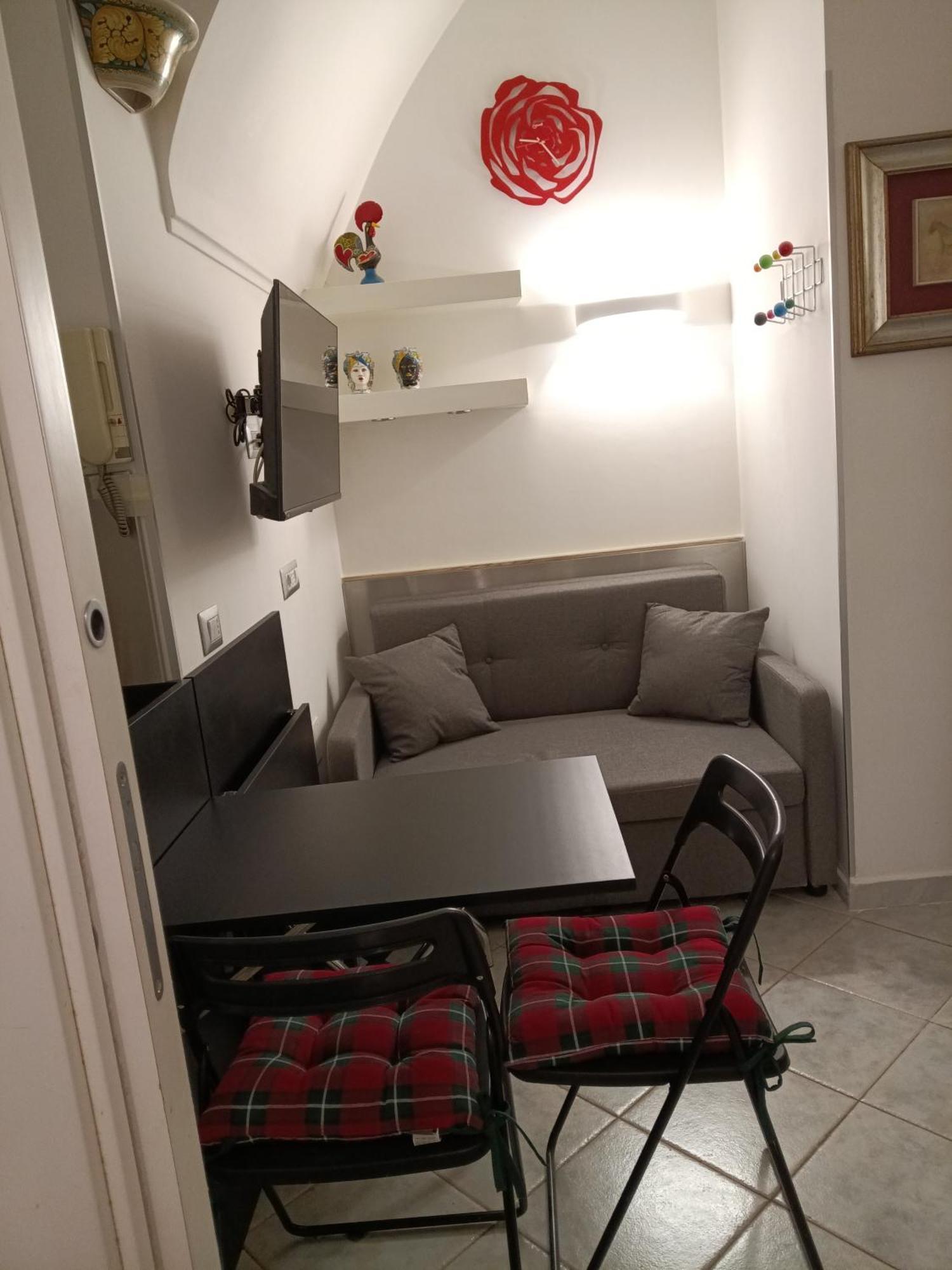 La Residenza Napoli Chiaia Short Let Apartment Superior Via Chiaia 82 Екстер'єр фото