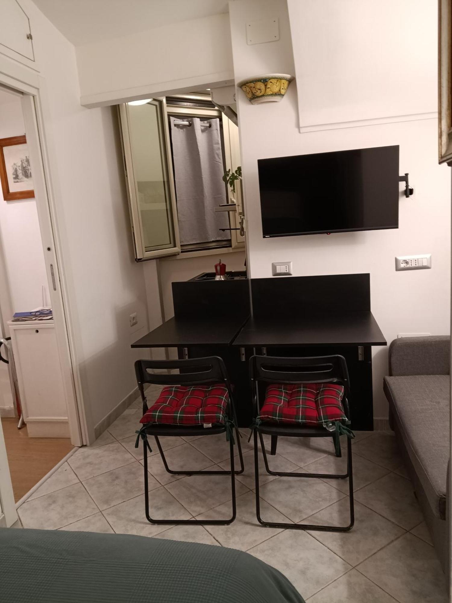 La Residenza Napoli Chiaia Short Let Apartment Superior Via Chiaia 82 Екстер'єр фото