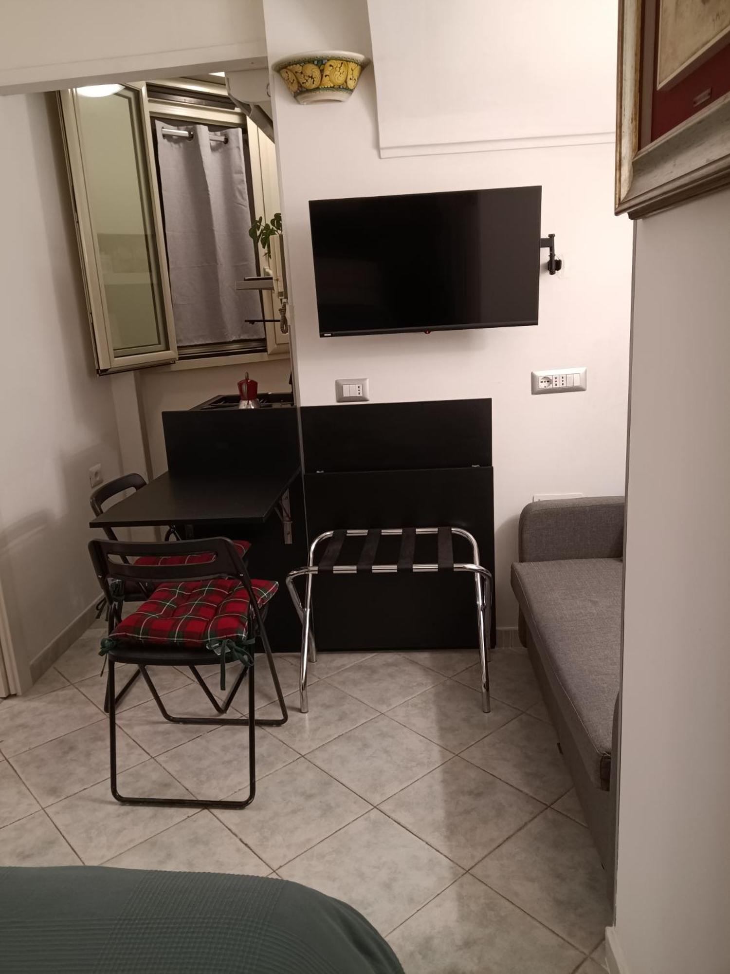 La Residenza Napoli Chiaia Short Let Apartment Superior Via Chiaia 82 Екстер'єр фото