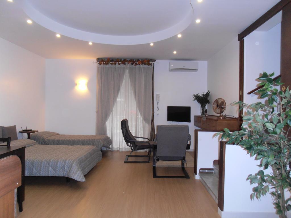 La Residenza Napoli Chiaia Short Let Apartment Superior Via Chiaia 82 Екстер'єр фото