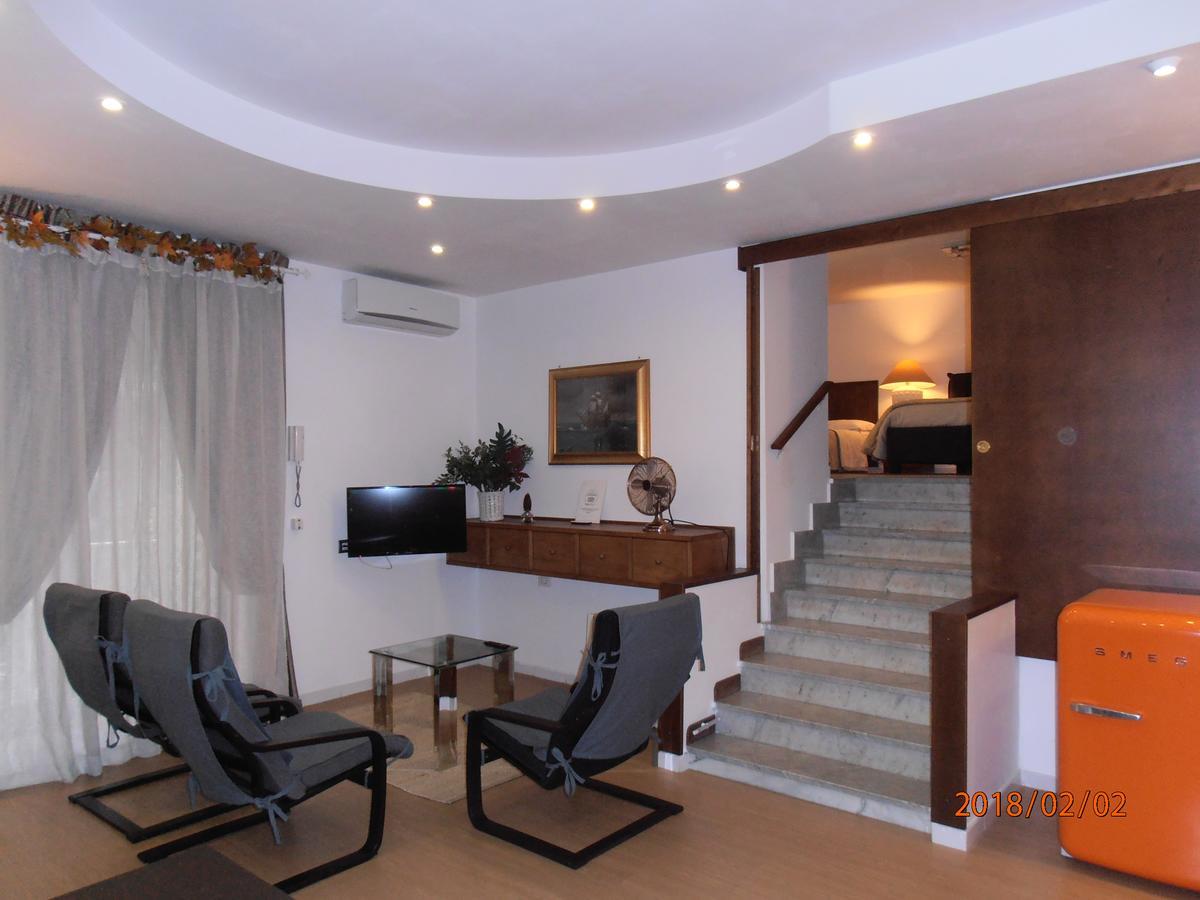 La Residenza Napoli Chiaia Short Let Apartment Superior Via Chiaia 82 Екстер'єр фото